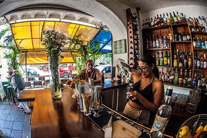  Bar & Coctelería la Playa Puerto Vallarta  