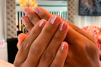  Pinky Bee Nail & Beauty Salon Puerto Vallarta 