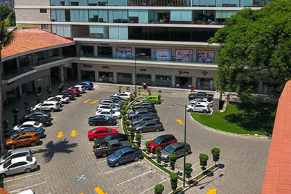 Centro Comercial y de Negocios La Parota Puerto Vallarta